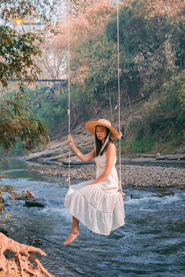 Váy trắng phong cách Boho