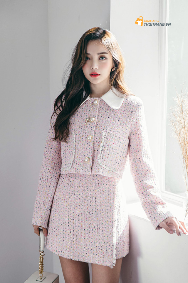 Set đồ vải tweed với tông hồng phấn ngọt ngào đậm chất tiểu thư