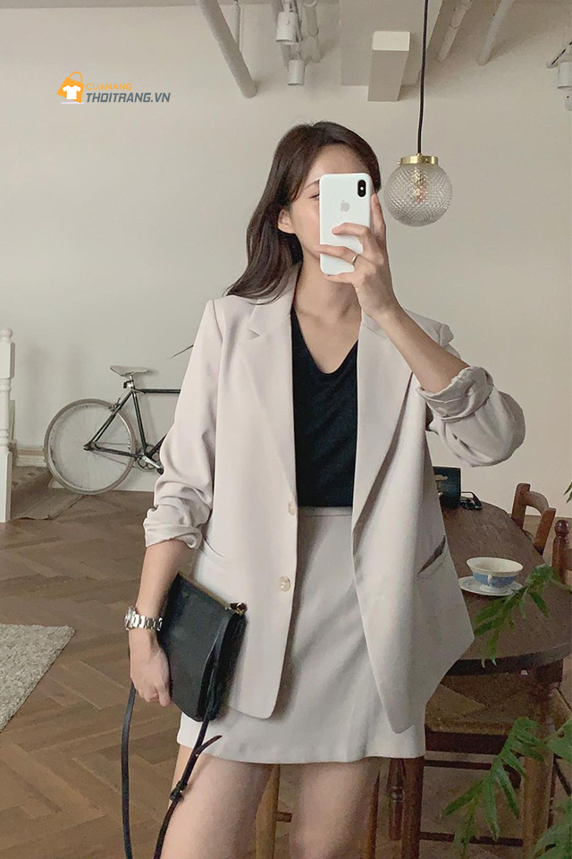 Mặc áo blazer túm tay áo phá cách cho nàng