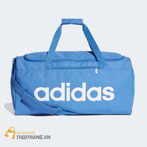 Túi trống thể thao Adidas thiết kế với kiểu dáng đầy thời trang tiện dụng, 1 ngăn chính lớn và 1 ngăn phụ nhỏ đựng vật dụng nhỏ. Quai đeo chắc chắn dễ dàng cấm nắm hoặc đeo vai. Chất liệu vải bố chắc chắc, bền đẹp, cho bạn an tâm sử dụng.