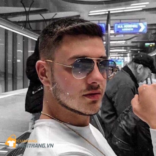 Kính Rayban Blazer Aviator kiểu dáng hiện đại, thời trang. Kính siêu nhẹ đổi màu Gradient tuyệt đẹp. Khung và gọng kính hợp kim cao cấp, mạ vàng tươi sáng, màu sắc bền đẹp.