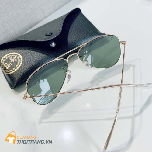 Kính Rayban Small Aviator Size 52 bảo vệ đôi mắt của bạn khỏi các tổn thương của tia UV từ ánh sáng mặt trời, mắt kính Rayban còn mang đến 1 phong cách thời trang độc đáo, sáng tạo, mạnh mẽ và thời thượng. 