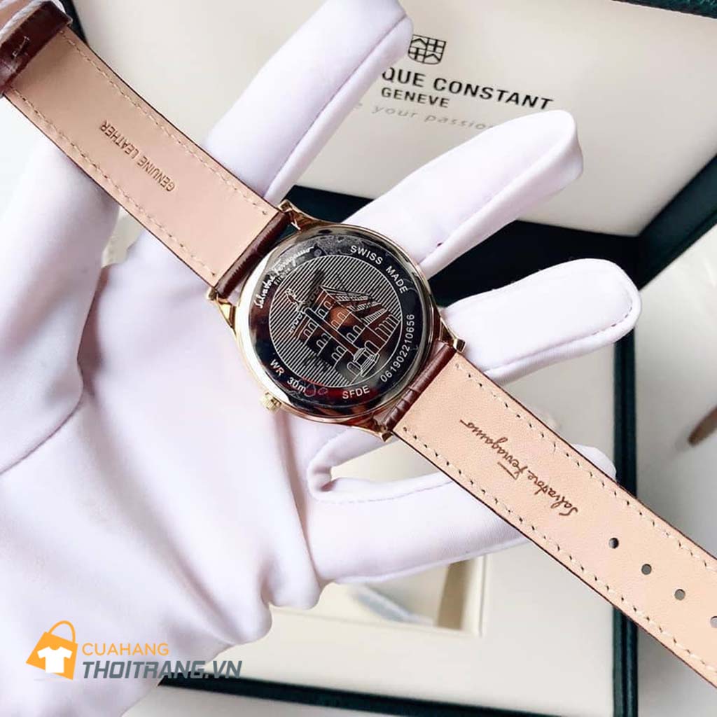 Đồng hồ nam Salvatore Ferragamo Slim Gent mang vẻ đẹp sang trọng. Cọc số hiện đại. Dây da cực sang. Cỗ máy Quartz Thụy Sỹ có độ chính xác cao và bền bỉ. Mặt kính Saphire. Hạn chế trầy xước và chống va đập cực kỳ tốt.