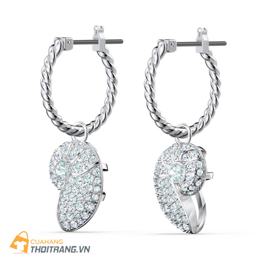 Hoa tai ốc biển Swarovski có thiết kế hình vỏ ốc độc đáo, tinh xảo từ những viên pha lê lấp lánh tạo nên sự thanh lịch, tinh tế, và quý phái cho người sử dụng.